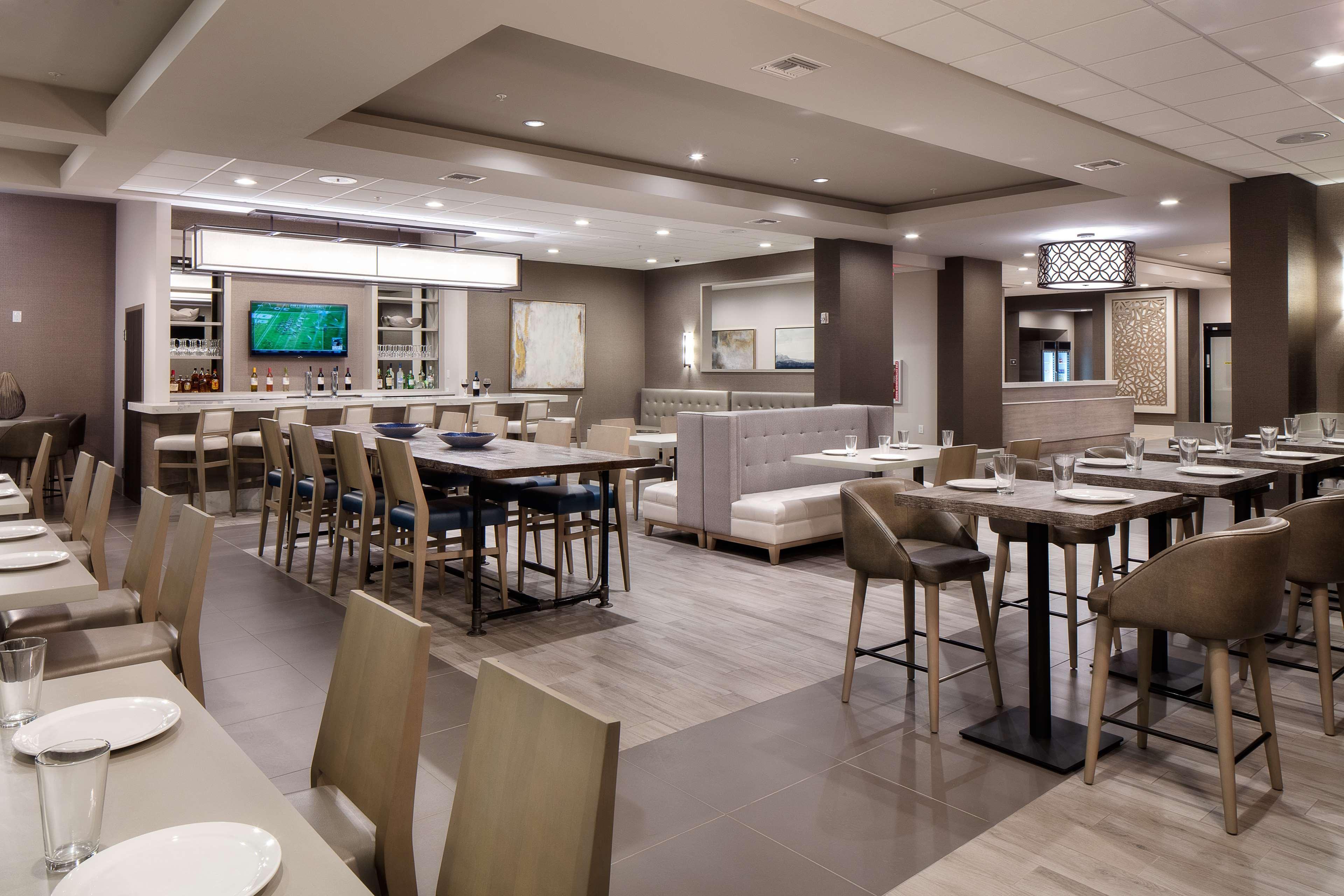 Отель Wyndham Garden Кейти Экстерьер фото