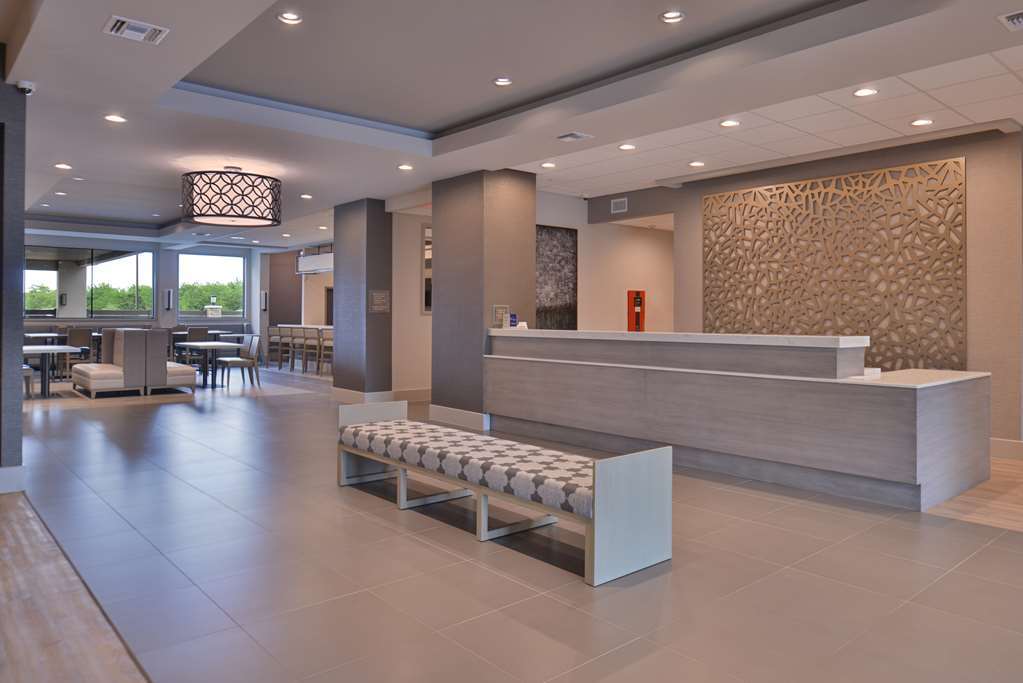 Отель Wyndham Garden Кейти Интерьер фото